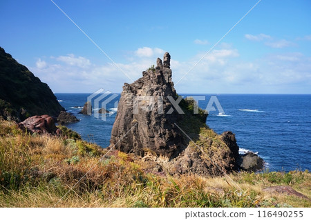 The stone pillars of Tako in Shimane-cho, Matsue City, with the blue sky and the Sea of Japan in the background Ver.3 The stone pillars of Tako in Shimane-cho, Matsue City, with the blue sky and the Sea of Japan in the background Ver.3 116490255