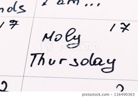 Holy Thursday on a calendar Photo 116490363