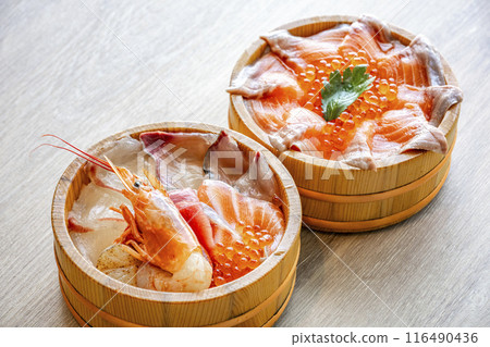 桶裡的海鮮碗 桶裡的海鮮碗 116490436