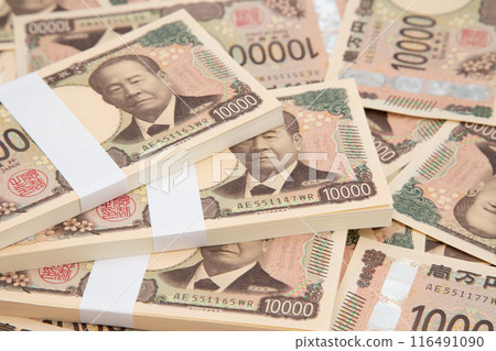 A large amount of 10,000 yen notes (new banknotes) A large amount of 10,000 yen notes (new banknotes) 116491090