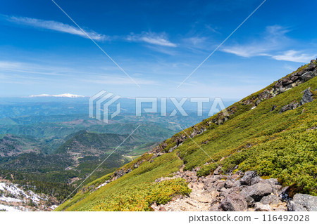 Mt. Hakusan seen from Mt. Ontake in May Mt. Hakusan seen from Mt. Ontake in May 116492028