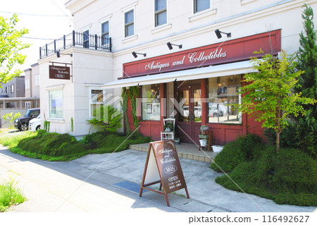 A cake shop quietly nestled in the town of Hirosaki 116492627
