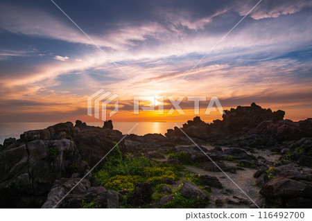 Sixteen Rakan Rocks - Evening Scenery Sixteen Rakan Rocks - Evening Scenery 116492700