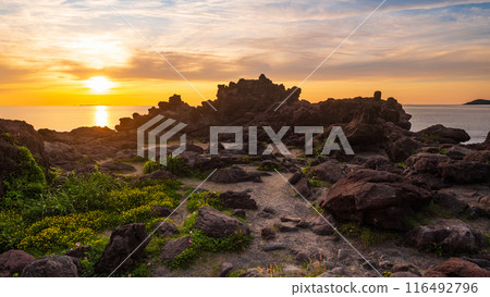 Sixteen Rakan Rocks - Evening Scenery Sixteen Rakan Rocks - Evening Scenery 116492796