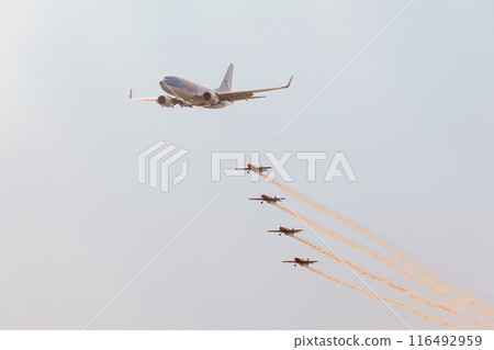 Jet Airfly B737-700 與約旦空軍獵鷹隊編隊飛行 116492959