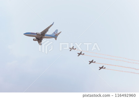 Jet Airfly B737-700 與約旦空軍獵鷹隊編隊飛行 116492960