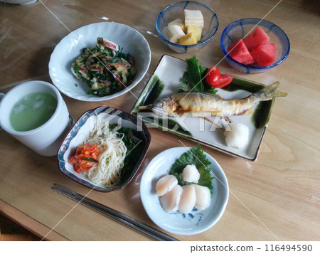 鹽烤香魚午餐套餐 / 鹽烤香魚和掛麵的日式套餐 鹽烤香魚午餐套餐 / 鹽烤香魚和掛麵的日式套餐 116494590