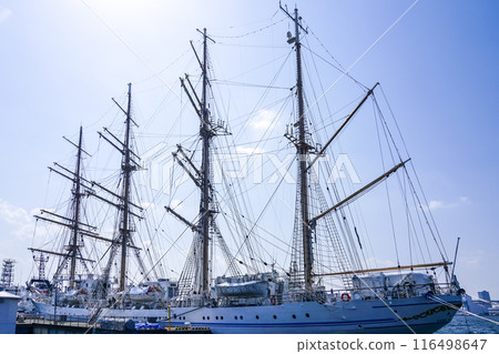 Kaiwomaru, a sailing ship moored at Harumi Pier (Chuo Ward, Tokyo) 116498647
