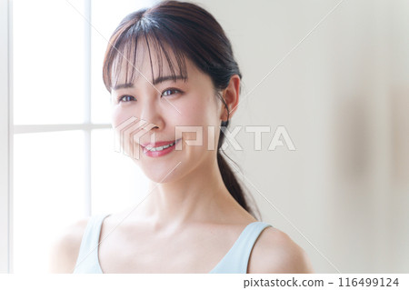 Women's beauty 116499124