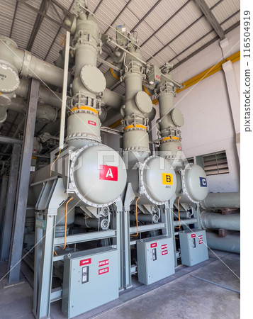 Circuit Breaker for gas insulated substation (GIS) in 500kV power system Circuit Breaker for gas insulated substation (GIS) in 500kV power system 116504919