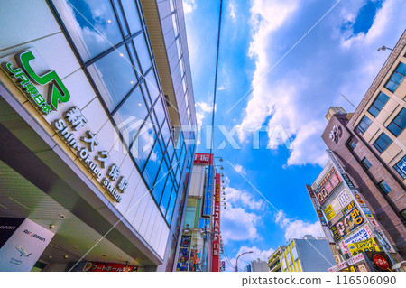 日本東京城市景觀七月。新大久保站等景觀(繁華的車站前)= 5 日本東京城市景觀七月。新大久保站等景觀(繁華的車站前)= 5 116506090