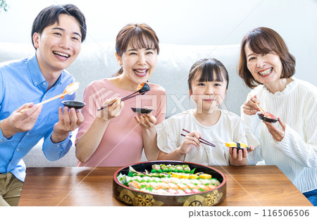 Family sushi 116506506