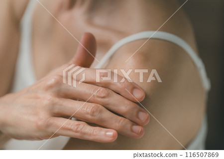 female, lady, woman 116507869