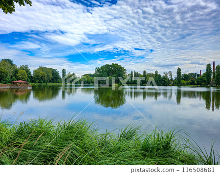 Nice view on the lake in Zgierz. 116508681