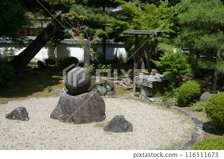 Round stones in the garden of Obakusan Manpukuji Temple, Uji City, Kyoto Prefecture 116511673