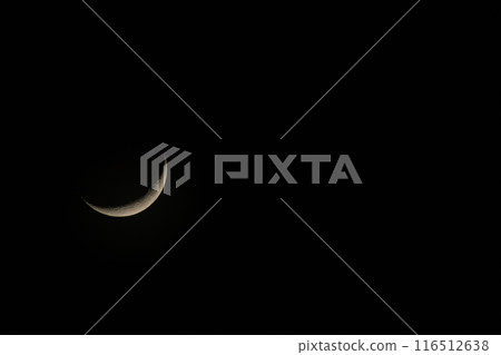 月齡是3.0，小月在新月後的第四天是盈月。 116512638