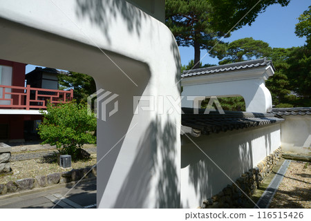 京都府宇治市萬福寺院內的中式白門 京都府宇治市萬福寺院內的中式白門 116515426