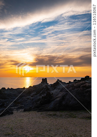 Sixteen Rakan Rocks - Evening Scenery Sixteen Rakan Rocks - Evening Scenery 116518067