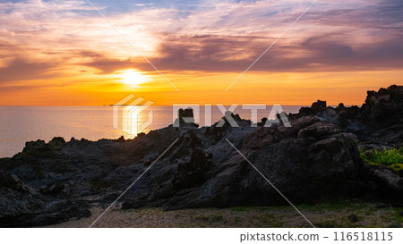 Sixteen Rakan Rocks - Evening Scenery 116518115