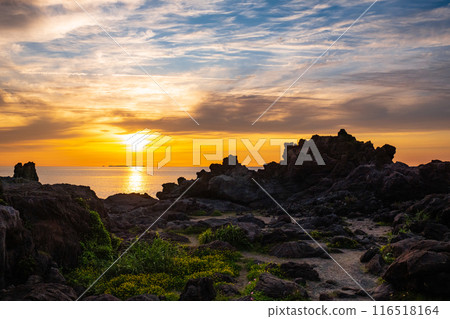 Sixteen Rakan Rocks - Evening Scenery 116518164