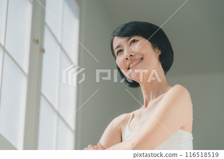 female, lady, woman 116518519