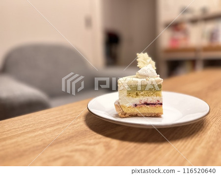 Christmas cake cross section 116520640