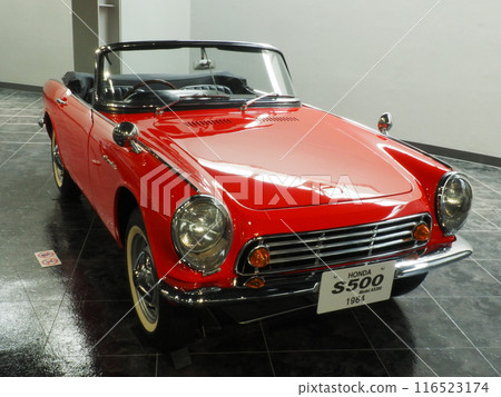 Classic car display vehicles 116523174