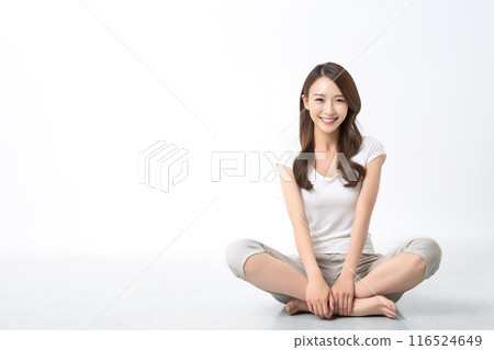 CG material: Image of a healthy woman sitting on the floor 116524649