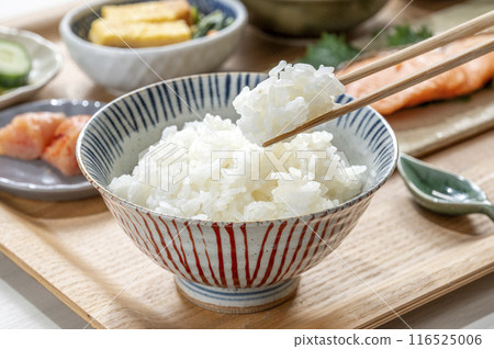 A healthy, nutritionally balanced Japanese breakfast 116525006