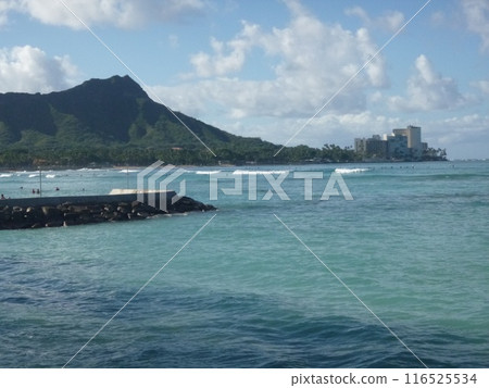 Diamond Head and Waikiki Beach Diamond Head and Waikiki Beach 116525534