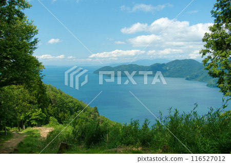 View of Lake Biwa from the top of the mountain [Shizugatake] 116527012