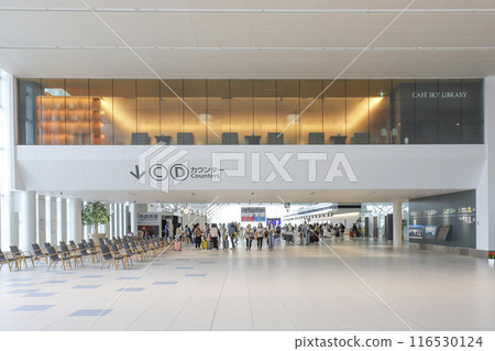 High key, connecting corridor between AB and CD in the departure lobby on the 3rd floor of the international terminal at New Chitose Airport High key, connecting corridor between AB and CD in the departure lobby on the 3rd floor of the international terminal at New Chitose Airport 116530124