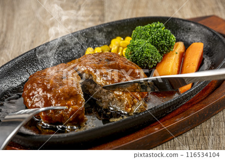 Hot hamburger steak Hot hamburger steak 116534104
