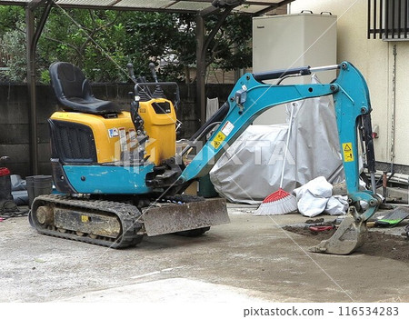 Sewerage construction site, home, power shovel Sewerage construction site, home, power shovel 116534283