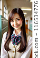 學校的女孩微笑著轉過身來 116534776