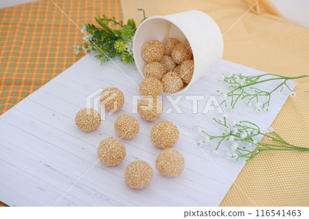 round cake filled with green beans as a background round cake filled with green beans as a background 116541463
