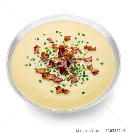 Creamy potato and leek soup a velvety pur?e of potatoes and leeks 116542244