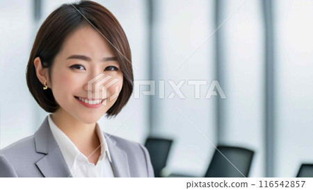 商務辦公室和微笑的女人 商務辦公室和微笑的女人 116542857