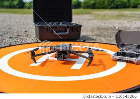 Drone and landing pad 116543266