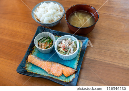 A delicious Japanese breakfast 116546280