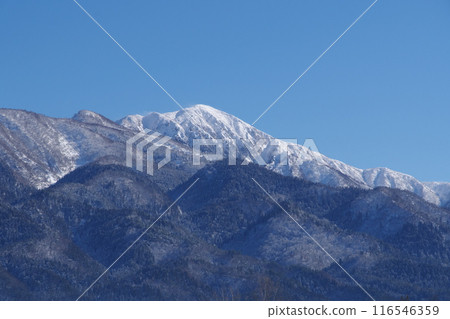 Mt. Arashiyama and Mt. Koarashiyama seen from Ono City in winter 116546359
