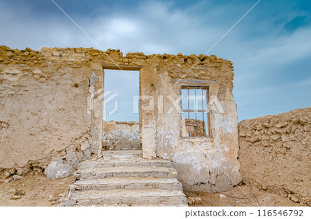 Ruins of an ancient fishing village 116546792