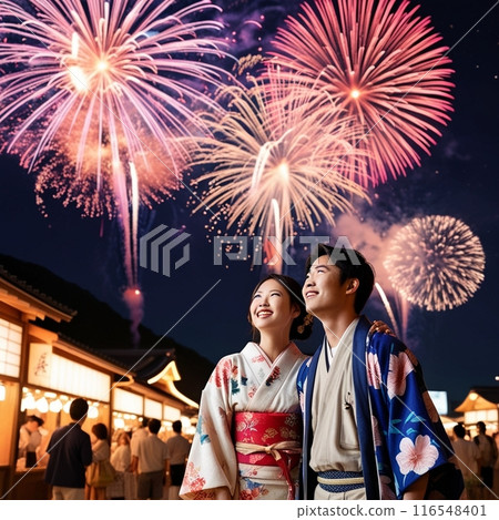 A couple looking at fireworks 116548401