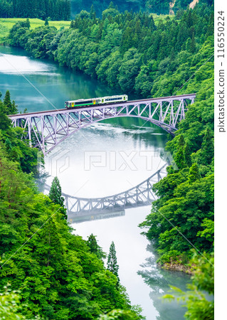 Fukushima Tadami Line: A train crossing the First Tadami River Bridge Fukushima Tadami Line: A train crossing the First Tadami River Bridge 116550224