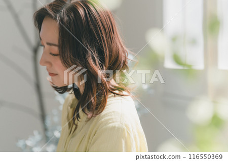 female, lady, woman 116550369