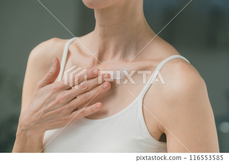 乳霜 女生 女孩 116553585