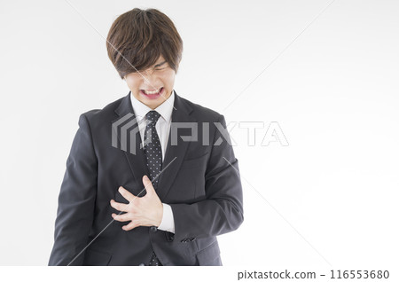 A man with a chest pain 116553680