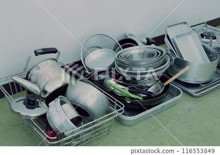 Small household metal waste 116553849