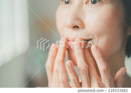 female, lady, woman 116553882