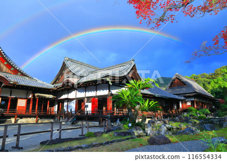[Kyoto Prefecture] Autumn leaves and rainbow at Daigoji Temple Sanboin Garden 116554334